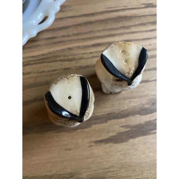 Vintage Salt & Pepper Shakers 3" Tall Brown & White Owls Porcelain Shakers - Picture 3 of 6